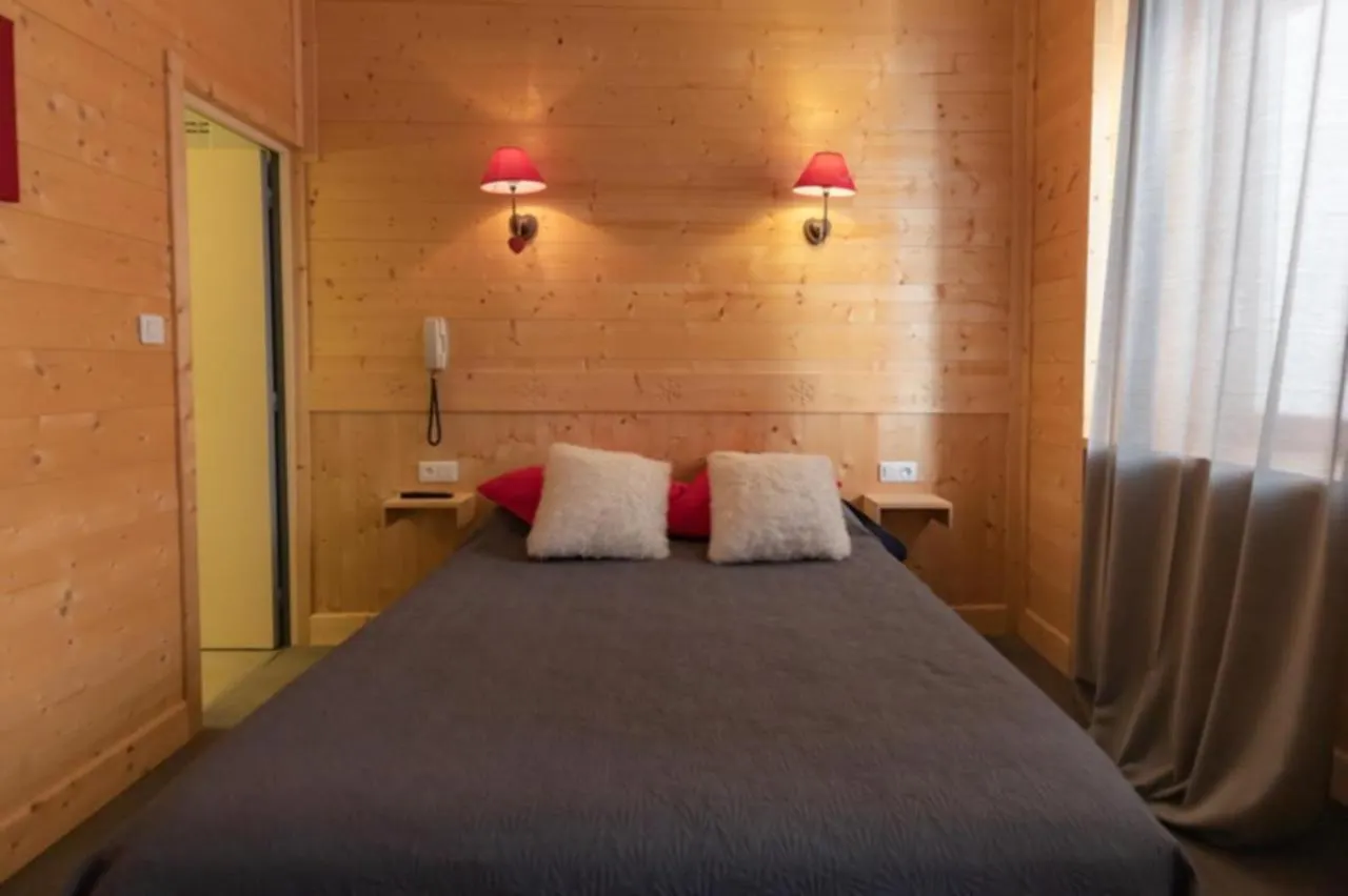 Hotel Le Sacca, Nouvelle Equipe Cauterets