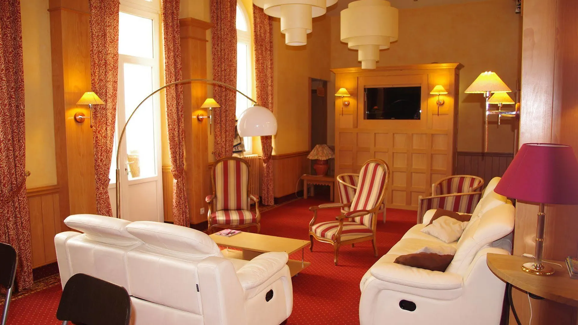 Hotel Le Sacca, Nouvelle Equipe Cauterets